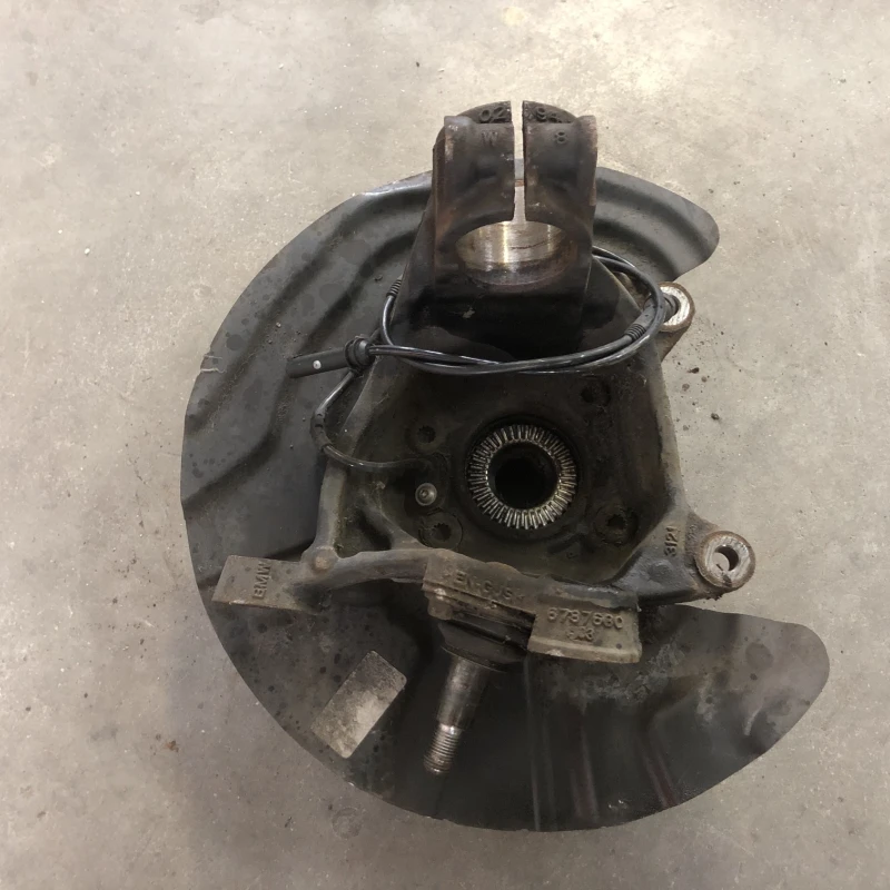 Fuzeta dreapta fata / BMW X3 F25 2011 / Directie si suspensie