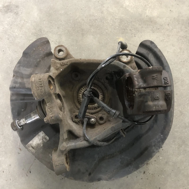 Fuzeta stanga fata / BMW X3 F25 2011 / Directie si suspensie
