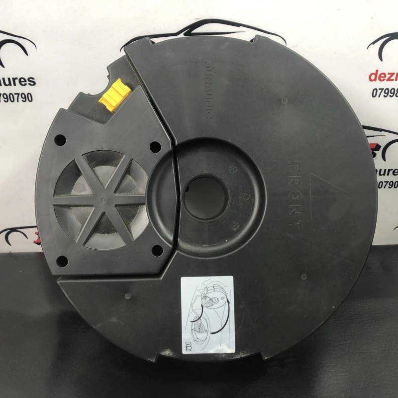 Subwoofer / Volkswagen Passat B8 2015 / Audio si electronice