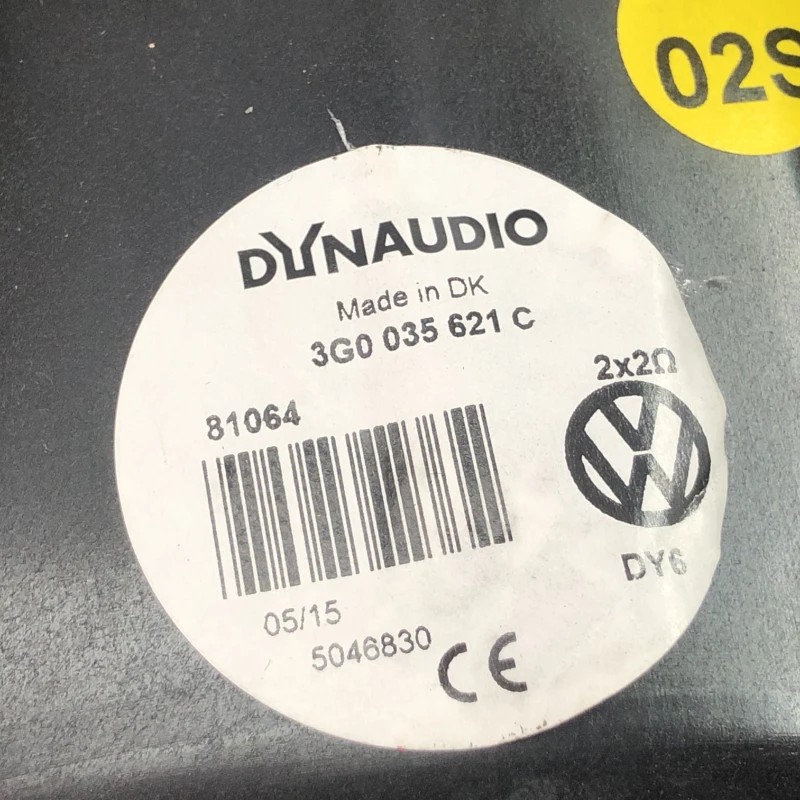 Subwoofer / Volkswagen Passat B8 2015 / Audio si electronice