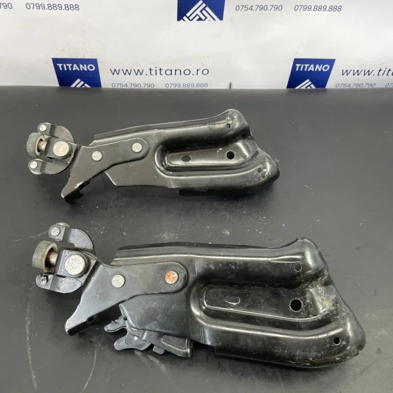 Ghidaj usa stanga spate / Seat Alhambra 7N 2012 / Caroserie, oglinzi si faruri