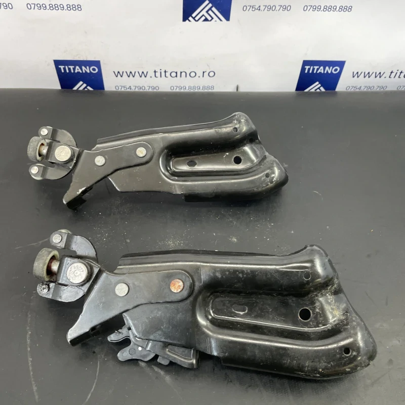 Ghidaj usa stanga spate / Seat Alhambra 7N 2012 / Caroserie, oglinzi si faruri