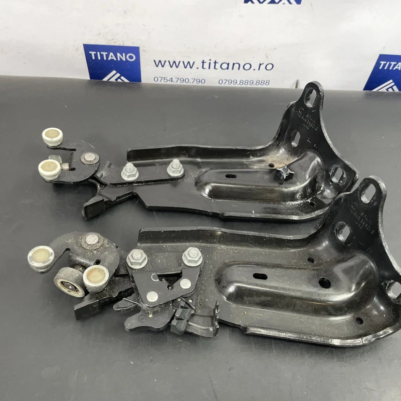 Ghidaj balama usa dreapta spate / Seat Alhambra 7N 2012 / Caroserie, oglinzi si faruri