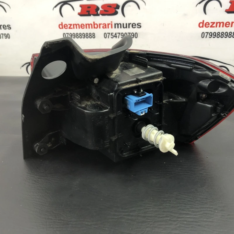 Stop led stanga caroserie / Volkswagen Passat B8 2016 / Caroserie, oglinzi si faruri