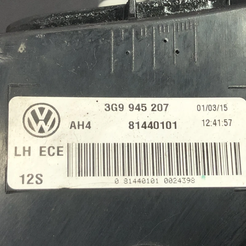 Stop led stanga caroserie / Volkswagen Passat B8 2016 / Caroserie, oglinzi si faruri