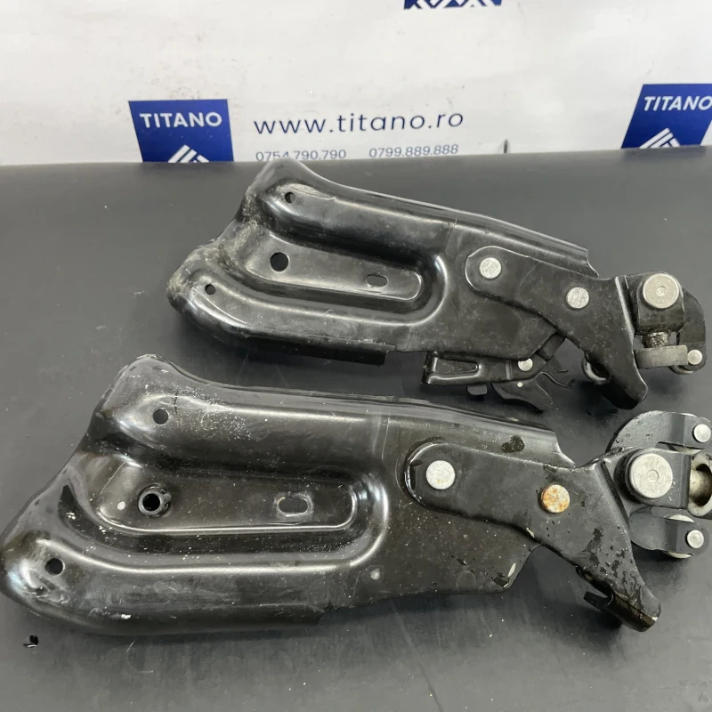 Ghidaj balama usa dreapta spate / Seat Alhambra 7N 2012 / Caroserie, oglinzi si faruri