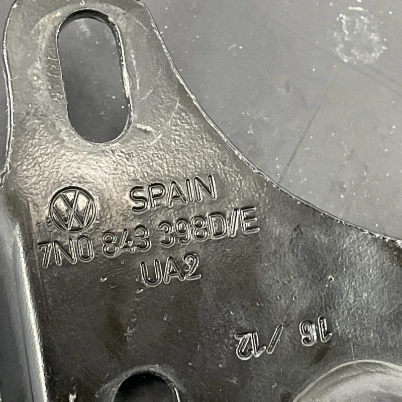 Ghidaj balama usa dreapta spate / Seat Alhambra 7N 2012 / Caroserie, oglinzi si faruri