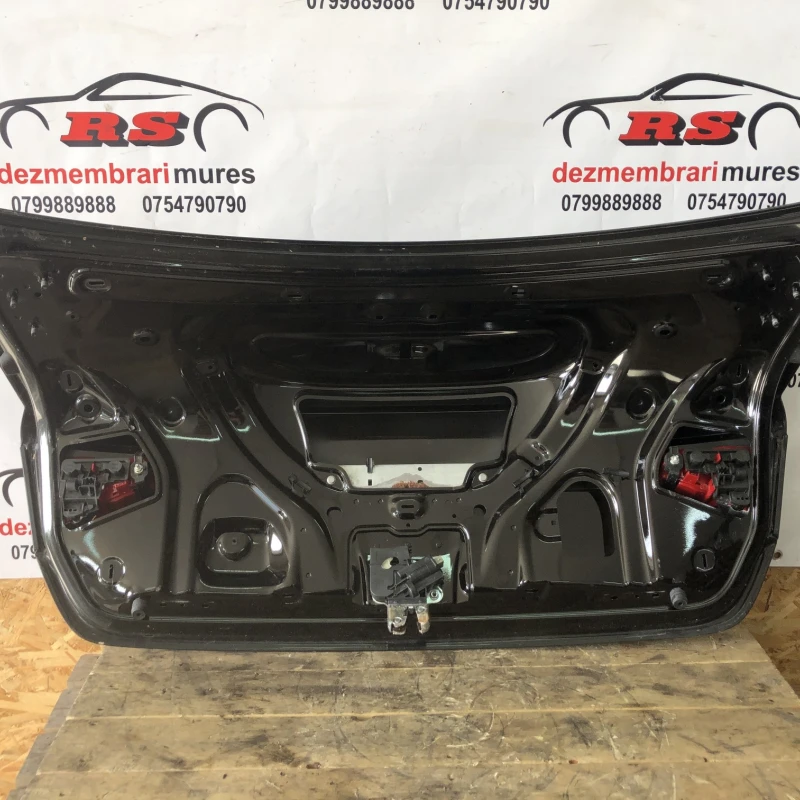 Haion / Audi A4 B8 2010 / Caroserie, oglinzi si faruri