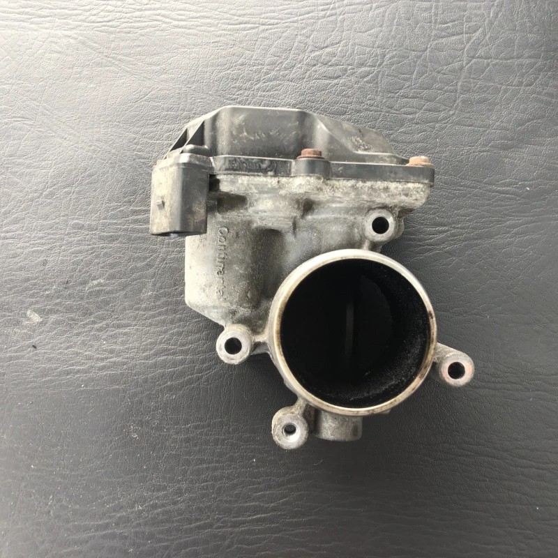 Clapeta de acceleratie / Volkswagen Passat B7 2013 / Motor, racire si evacuare