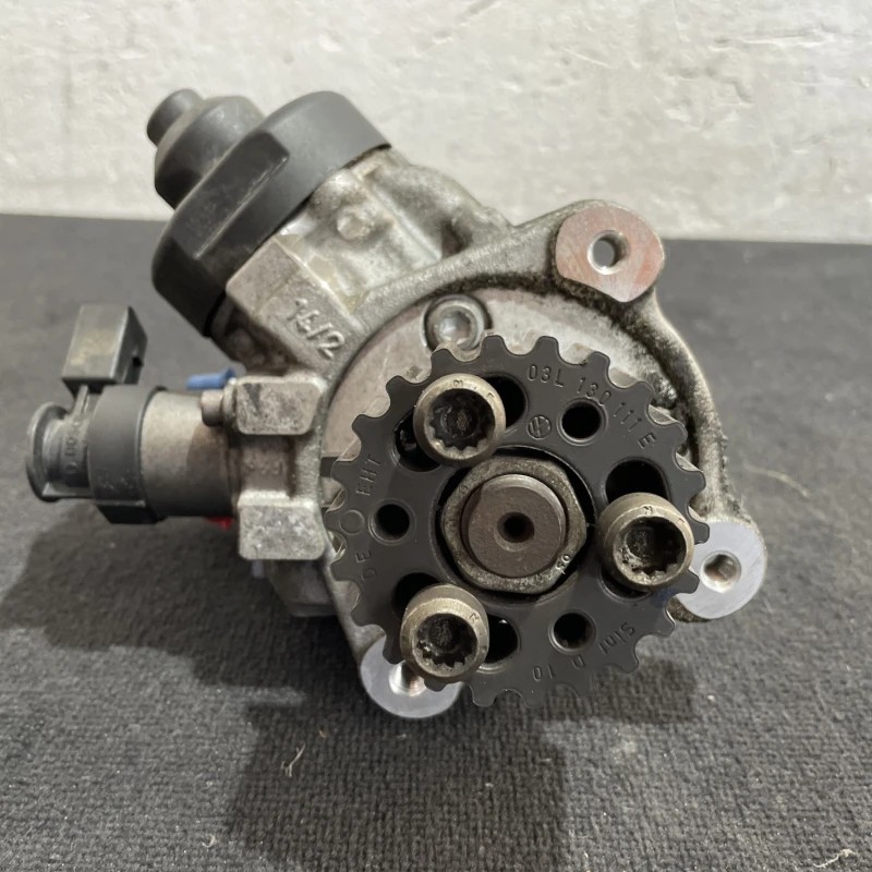 Pompa de injectie inalte / Volkswagen Passat B7 2013 / Motor, racire si evacuare