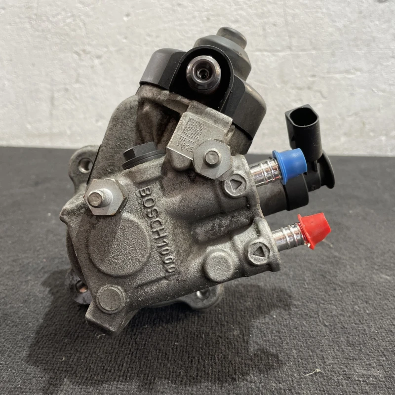 Pompa de injectie inalte / Volkswagen Passat B7 2013 / Motor, racire si evacuare