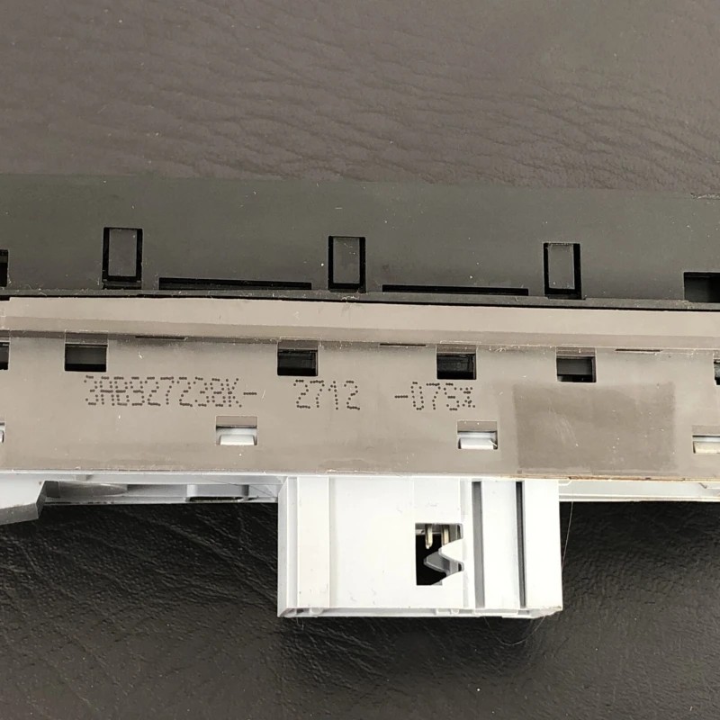 Butoane consola centrala / Volkswagen Passat B7 2013 / Interior