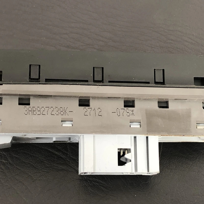 Butoane consola centrala / Volkswagen Passat B7 2013 / Interior