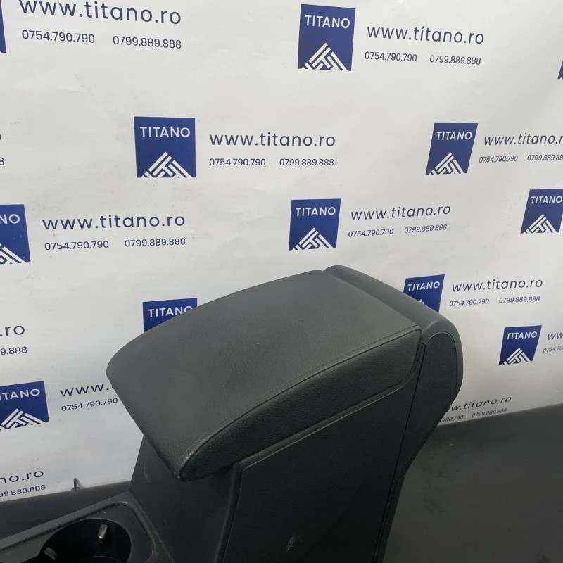 Cotiera centrala / Seat Alhambra 7N 2012 / Interior