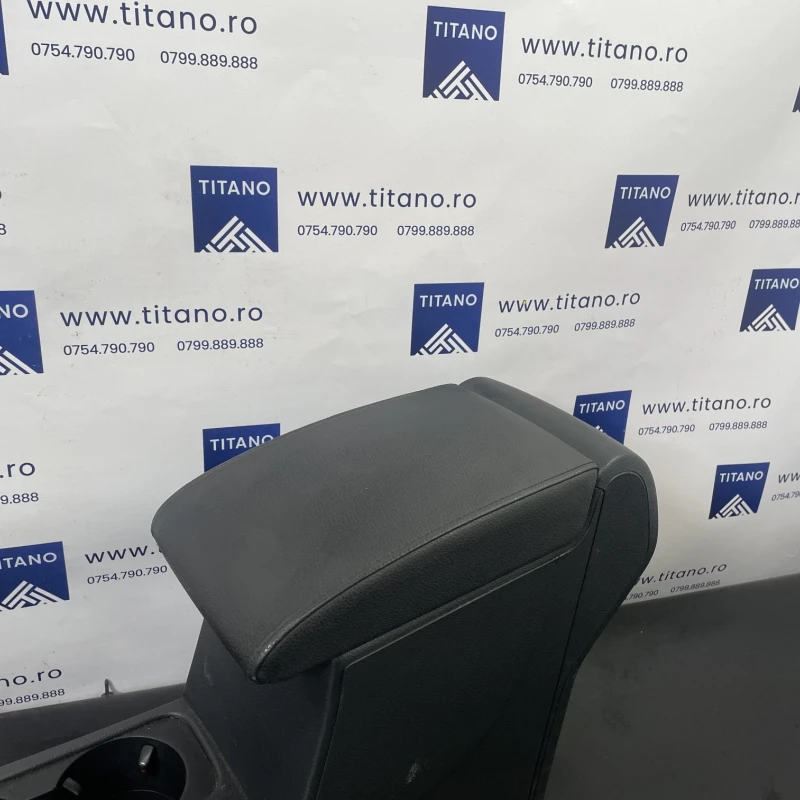 Cotiera centrala / Seat Alhambra 7N 2012 / Interior
