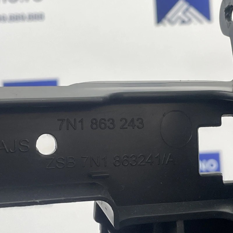 Cotiera centrala / Seat Alhambra 7N 2012 / Interior