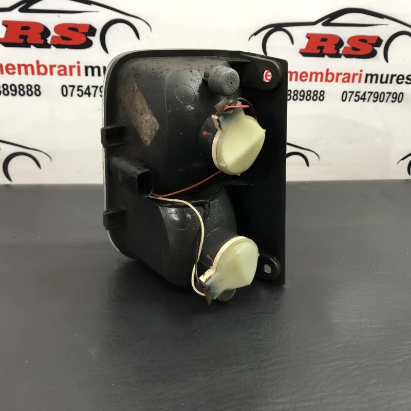 Lampa ceata spate stanga / Opel Vivaro Vivaro A 2008 / Caroserie, oglinzi si faruri