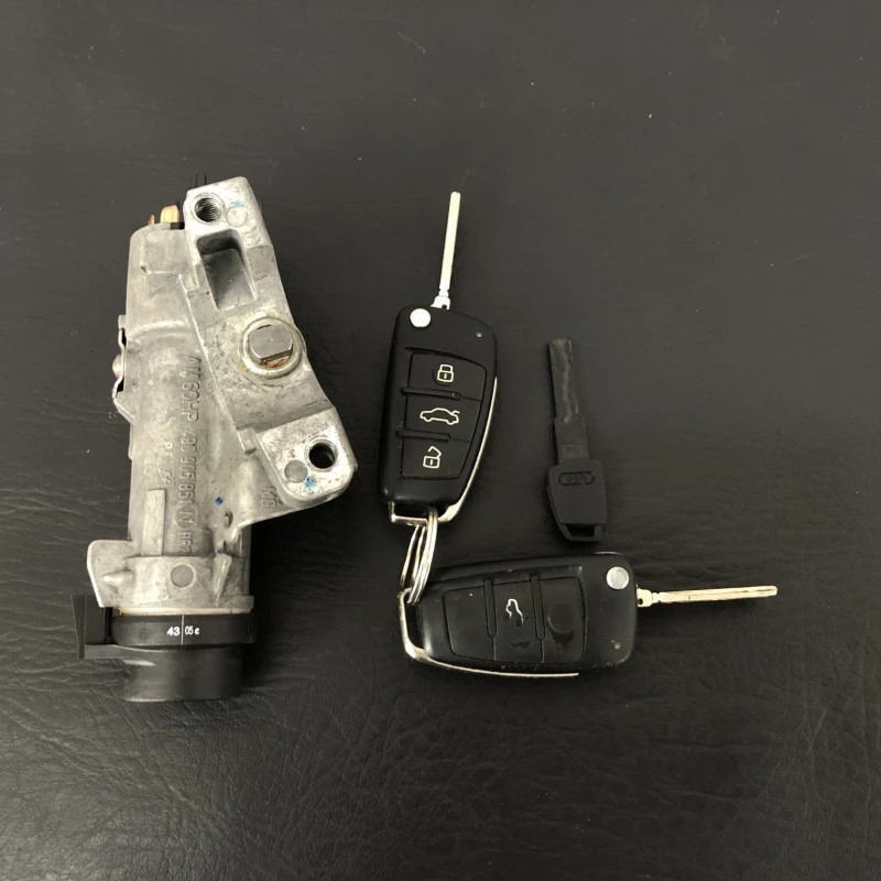 Contact cu cheie / Audi A4 B7 2006 / Interior