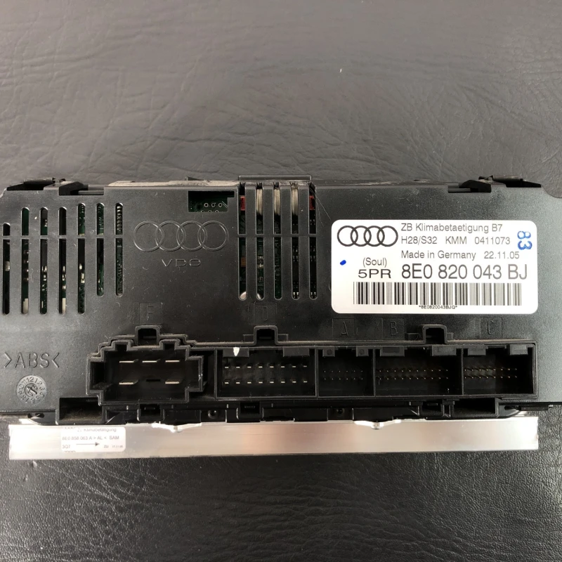 Panou climatronic / Audi A4 B7 2006 / Climatizare