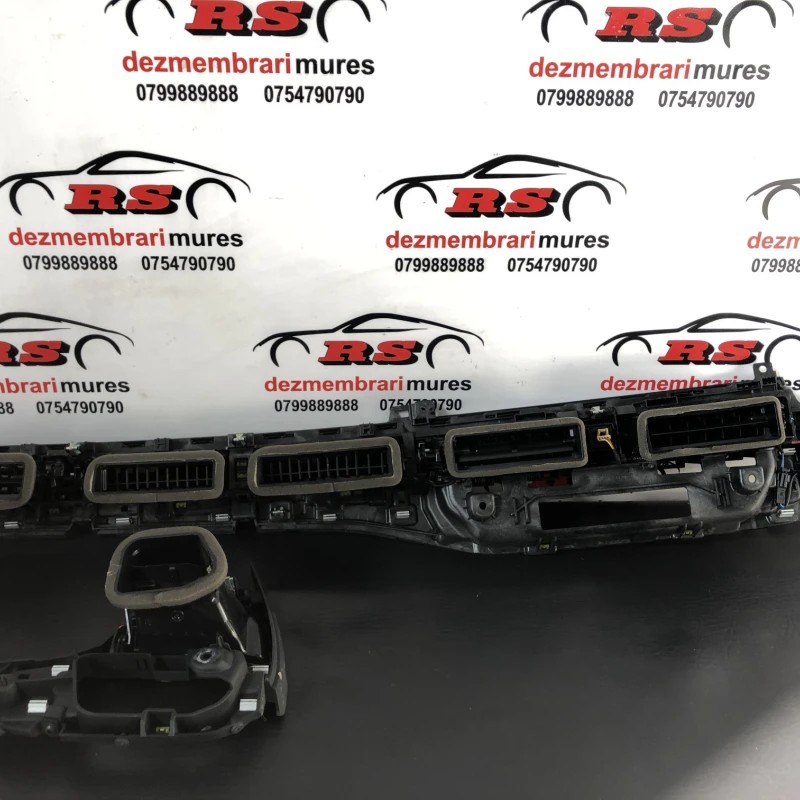 Grila aer bord / Audi A4 B8 2017 / Interior