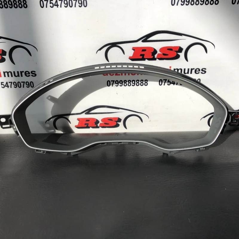 Ornament trim ceas bord Audi A4 B8 2017