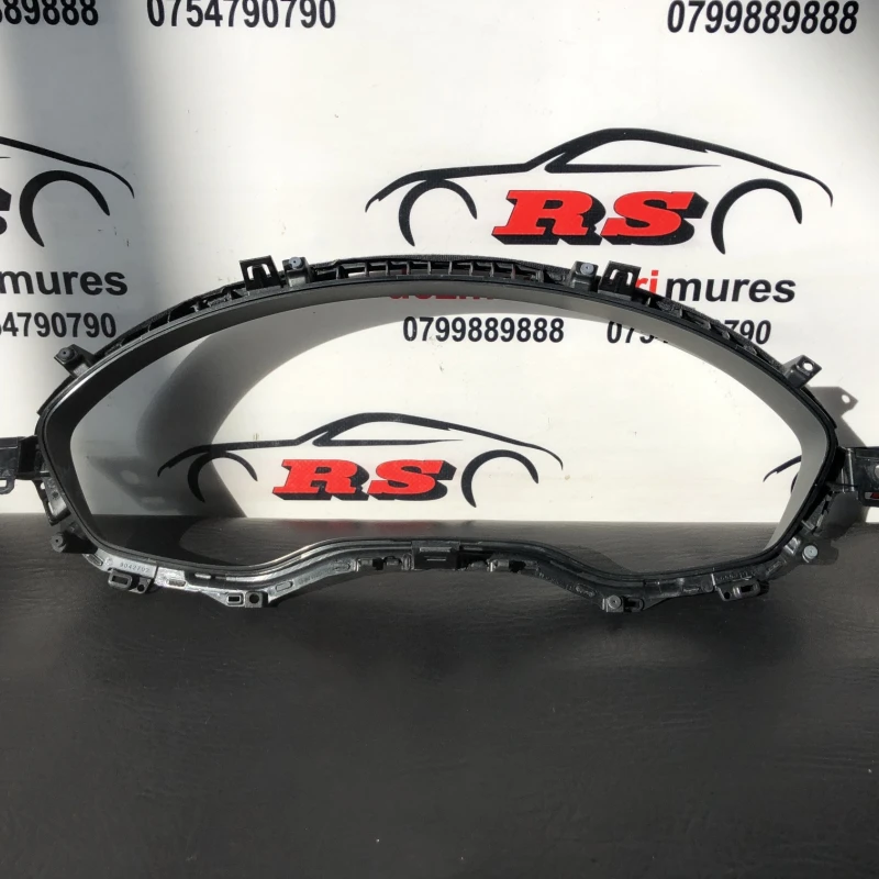 Ornament trim ceas bord / Audi A4 B8 2017 / Interior