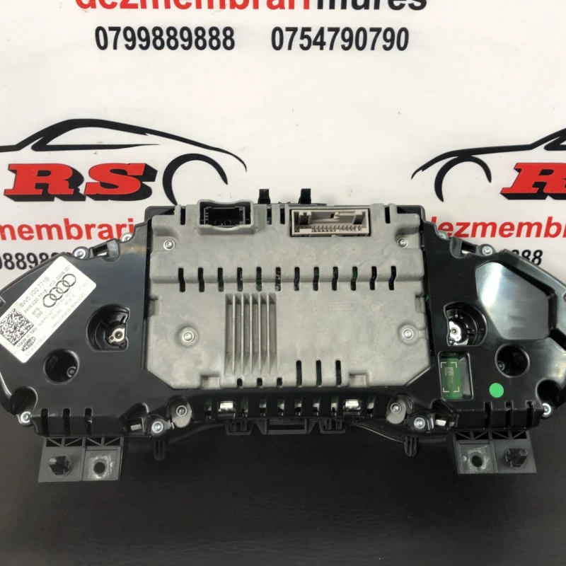 Ceasuri bord / Audi A4 B8 2017 / Audio si electronice