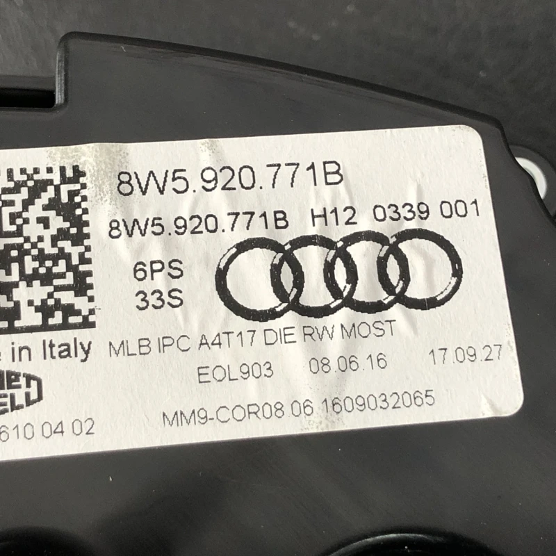Ceasuri bord / Audi A4 B8 2017 / Audio si electronice