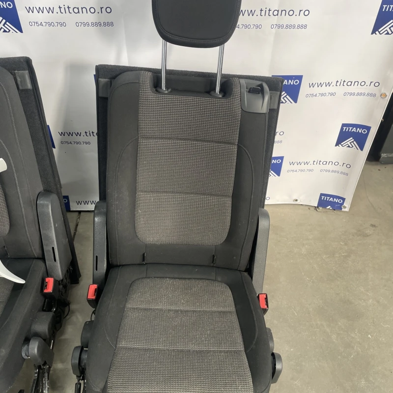 Scaune spate cu centuri / Volkswagen Sharan 7N 2013 / Interior