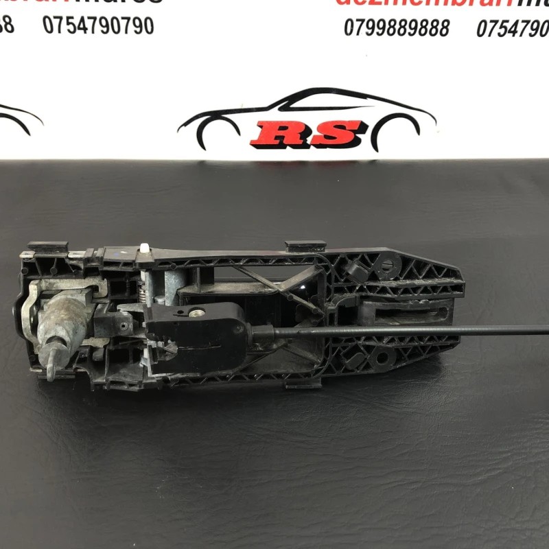 Maner usa stanga fata / Volkswagen Golf MK6 2010 / Caroserie, oglinzi si faruri