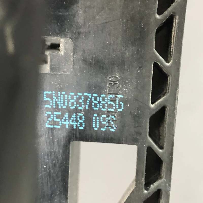 Maner usa stanga fata / Volkswagen Golf MK6 2010 / Caroserie, oglinzi si faruri