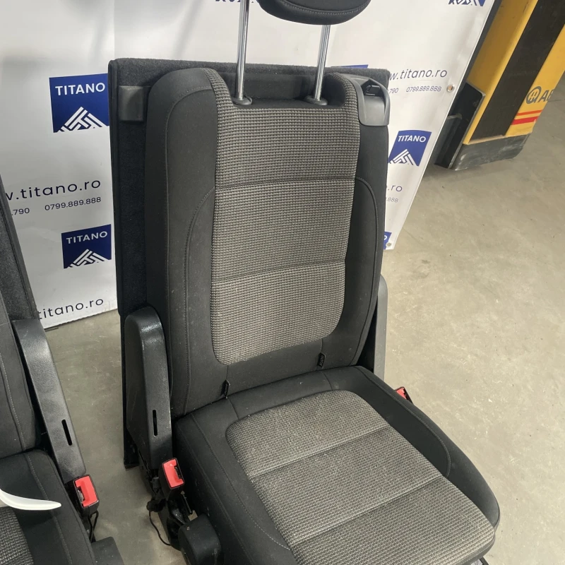 Scaune spate cu centuri / Volkswagen Sharan 7N 2013 / Interior
