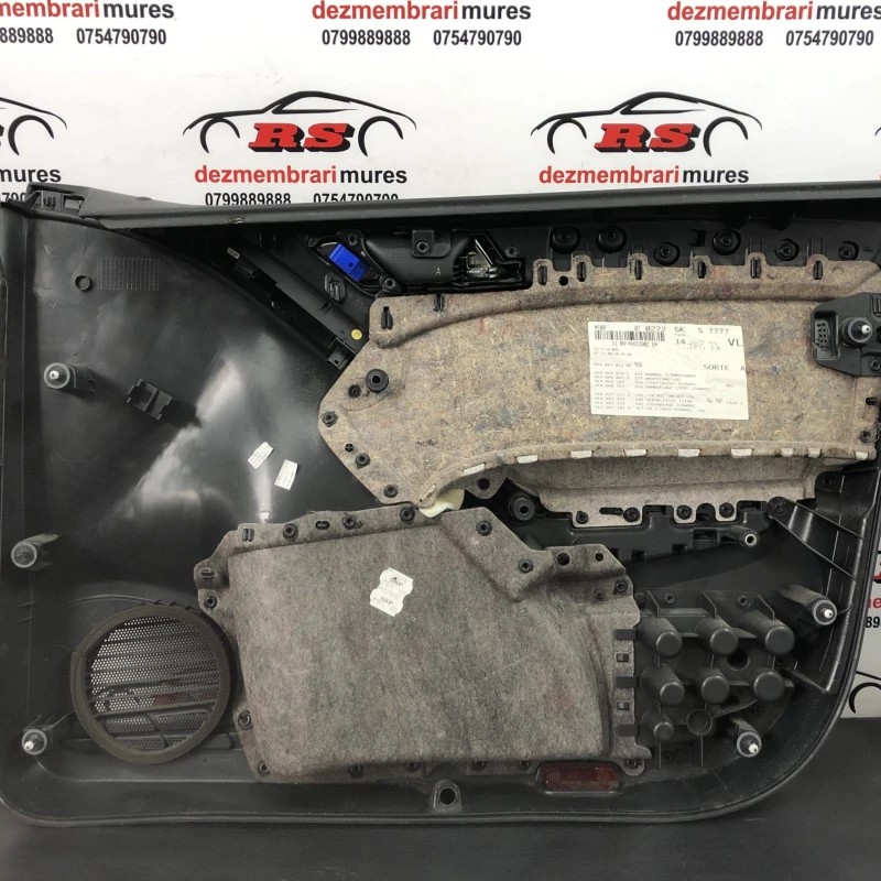 Panou tapiterie usa stanga fata / Volkswagen Golf MK6 2010 / Interior