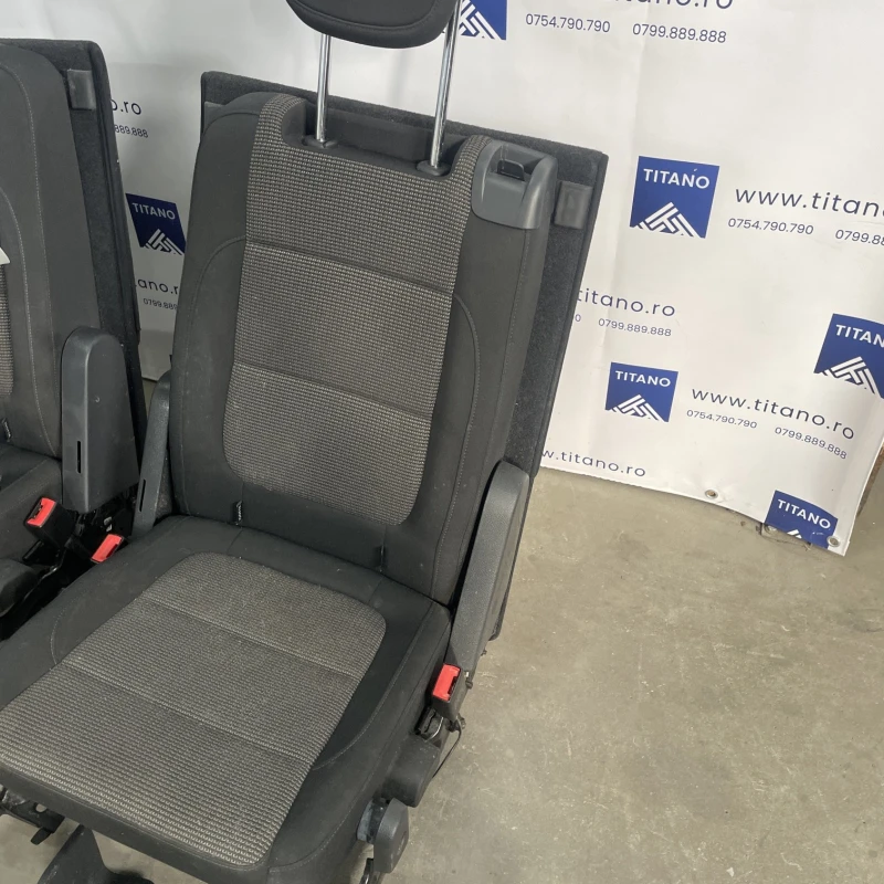 Scaune spate cu centuri / Volkswagen Sharan 7N 2013 / Interior
