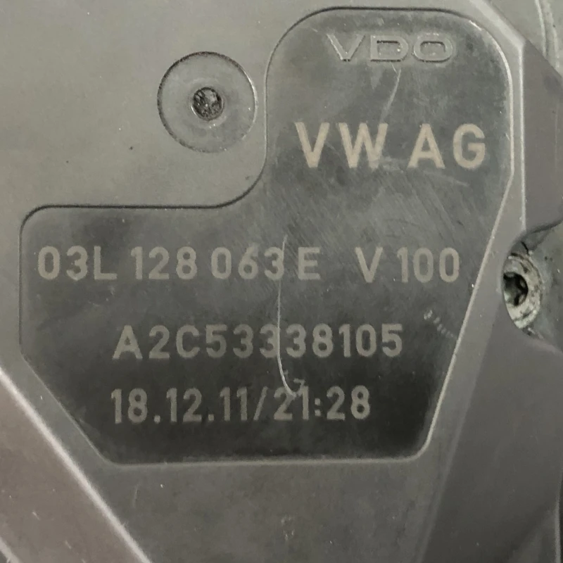 Clapeta de acceleratie / Volkswagen Golf MK6 2010 / Motor, racire si evacuare