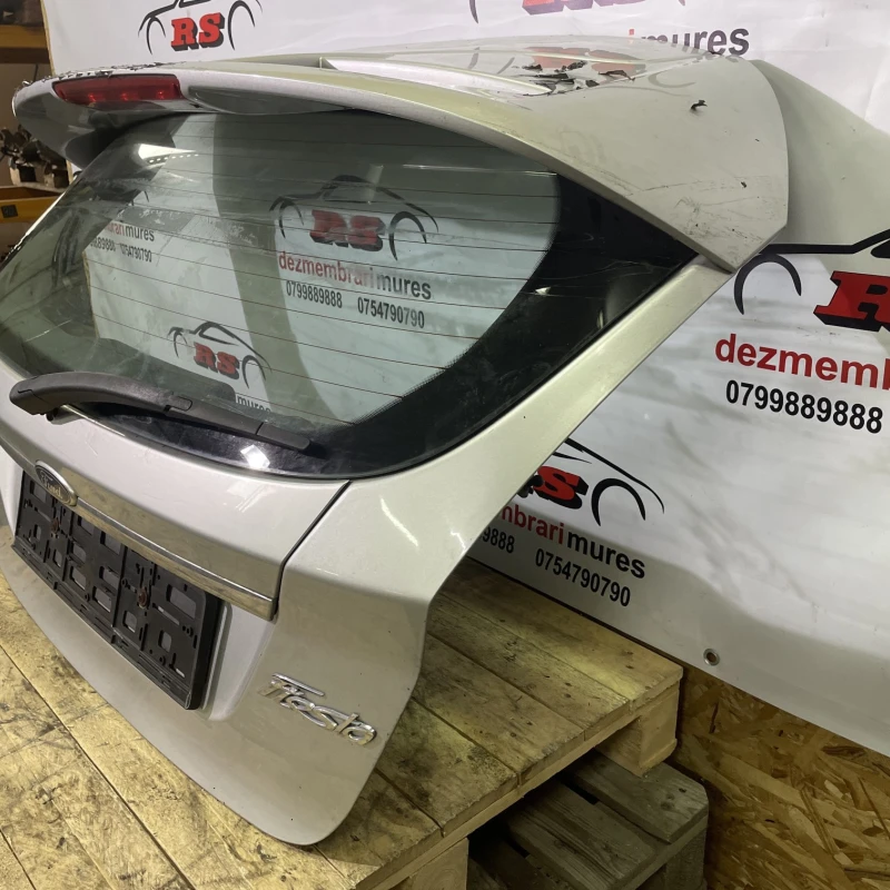 Haion / Ford Fiesta MK6 2011 / Caroserie, oglinzi si faruri