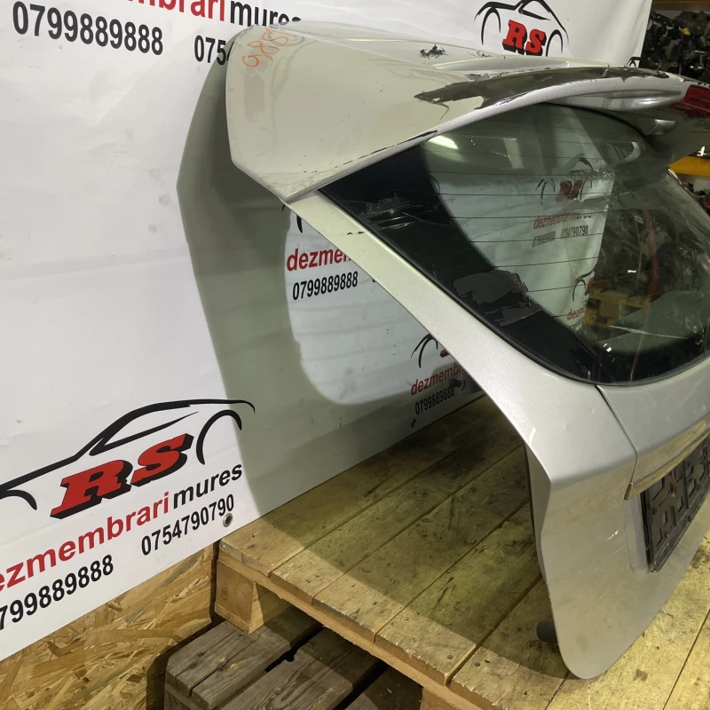 Haion / Ford Fiesta MK6 2011 / Caroserie, oglinzi si faruri