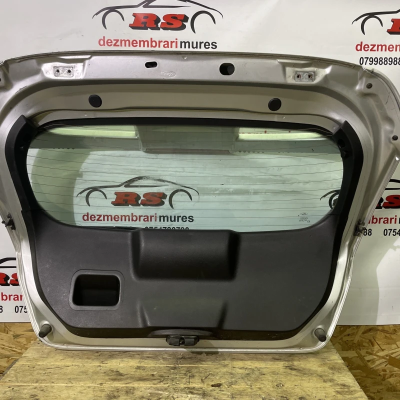 Haion / Ford Fiesta MK6 2011 / Caroserie, oglinzi si faruri