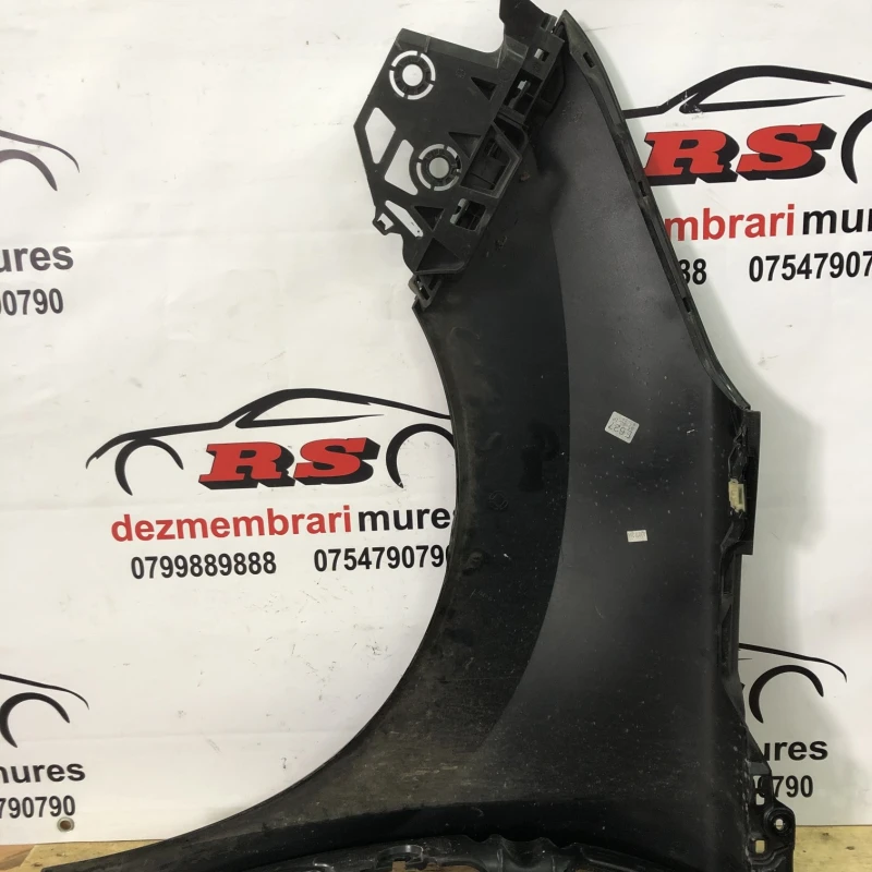 Aripa dreapta fata / Peugeot 3008 3008 2010 / Caroserie, oglinzi si faruri