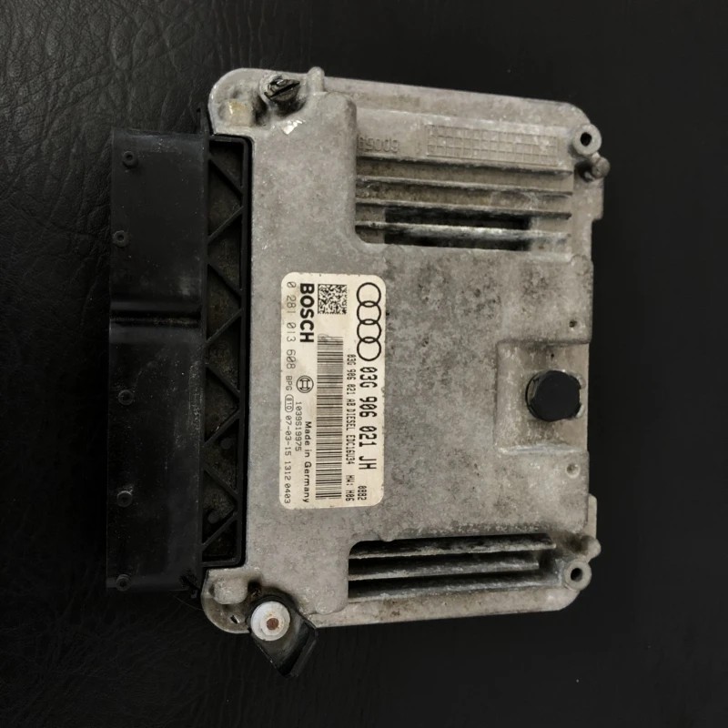 Calculator motor ecu / Audi A3 8P 2008 / Audio si electronice