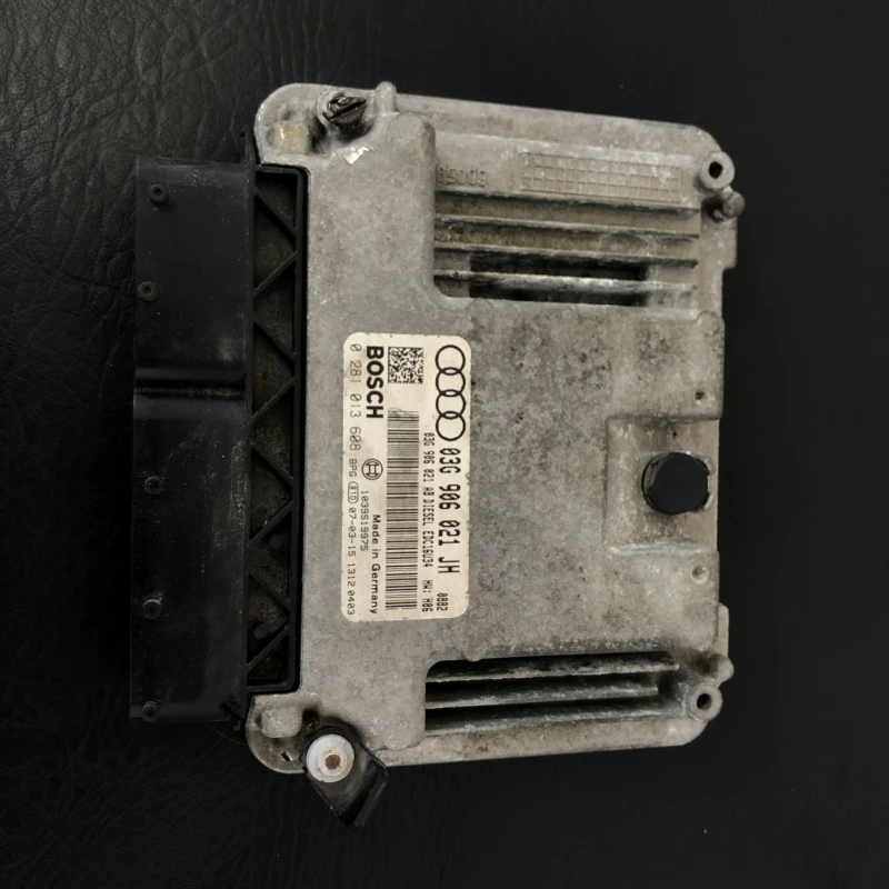 Calculator motor ecu Audi 