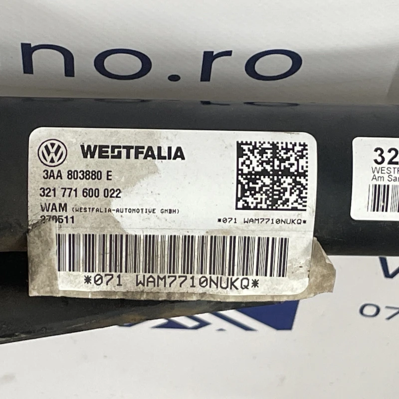 Carlig remorcare electric / Volkswagen Passat B7 2012 / Caroserie, oglinzi si faruri