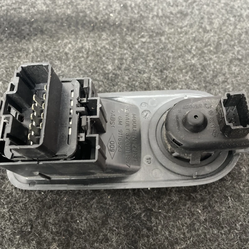 Butoane comenzi geamuri / Opel Vivaro Vivaro A 2011 / Interior