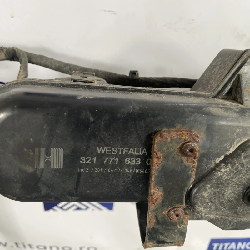 Carlig remorcare electric / Volkswagen Passat B7 2012 / Caroserie, oglinzi si faruri
