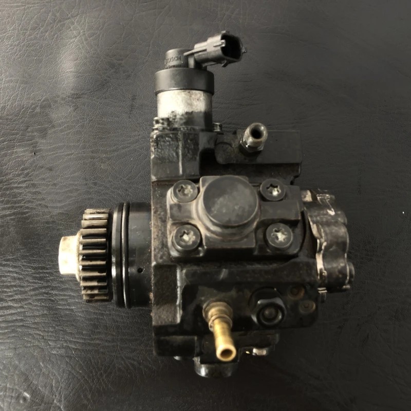 Pompa de injectie inalte / Nissan Qashqai J10 2011 / Motor, racire si evacuare