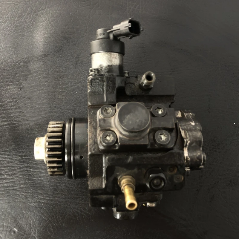 Pompa de injectie inalte / Nissan Qashqai J10 2011 / Motor, racire si evacuare