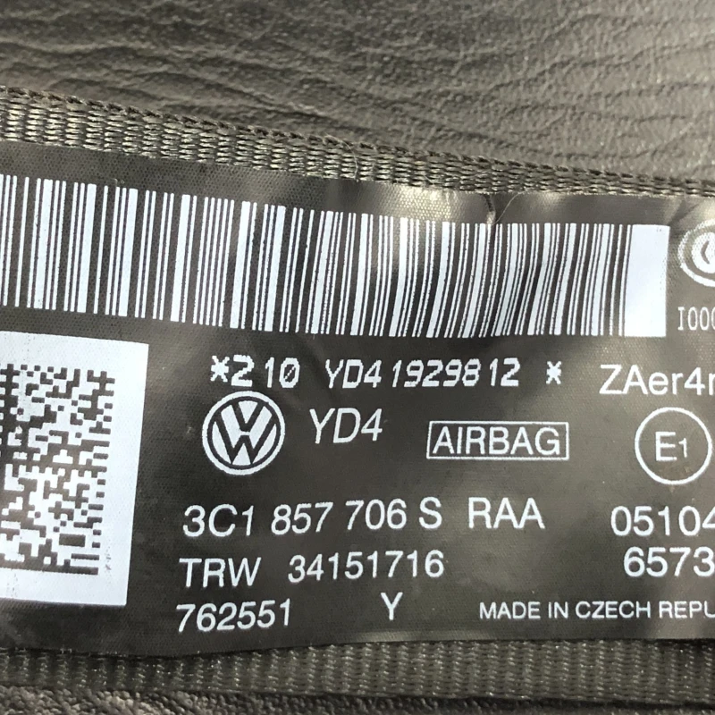 Centura dreapta fata / Volkswagen Passat B7 2012 / Interior