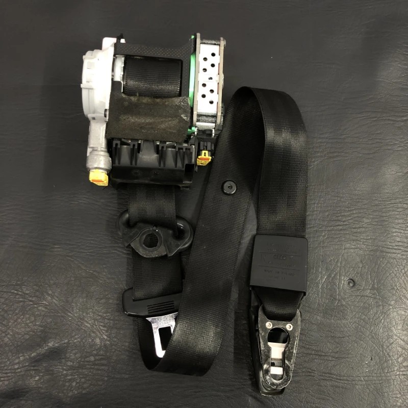 Centura dreapta fata Audi A4 B8 2010