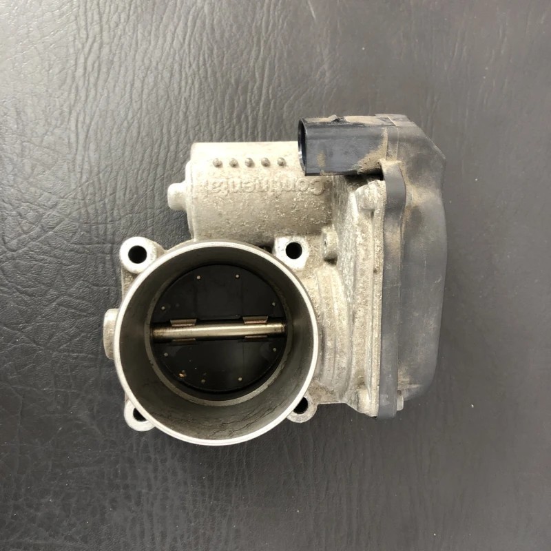 Clapeta de acceleratie / Volkswagen Golf MK6 2012 / Motor, racire si evacuare
