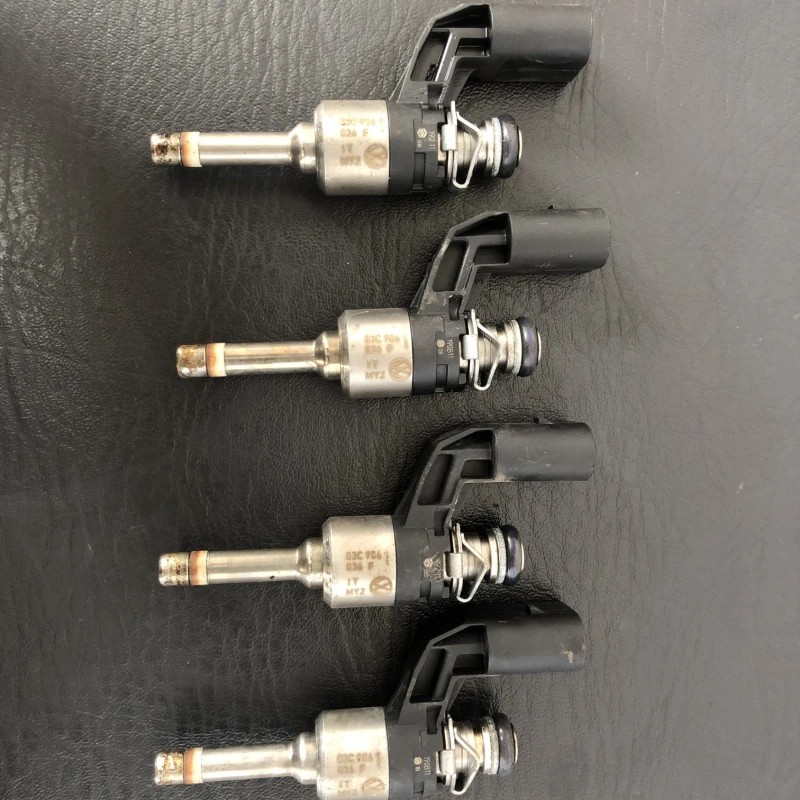 Injector Volkswagen Golf MK6 2012